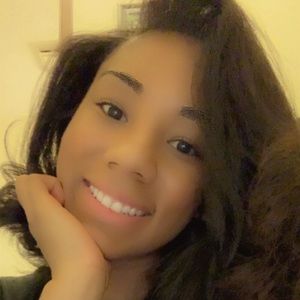 Meet your Posher, Cassandra